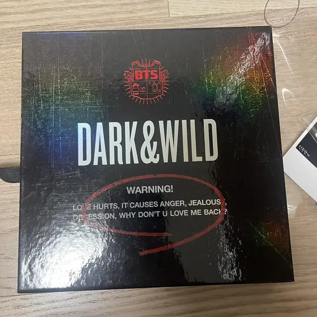 dark&wild 앨범 - 제이홉 포카