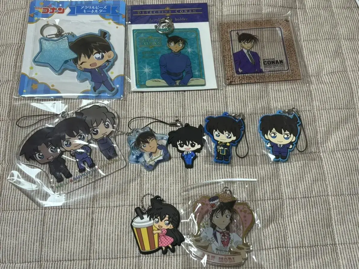 Detective Conan Kudoshinshinchi Moriran acrylic keyring is for sale