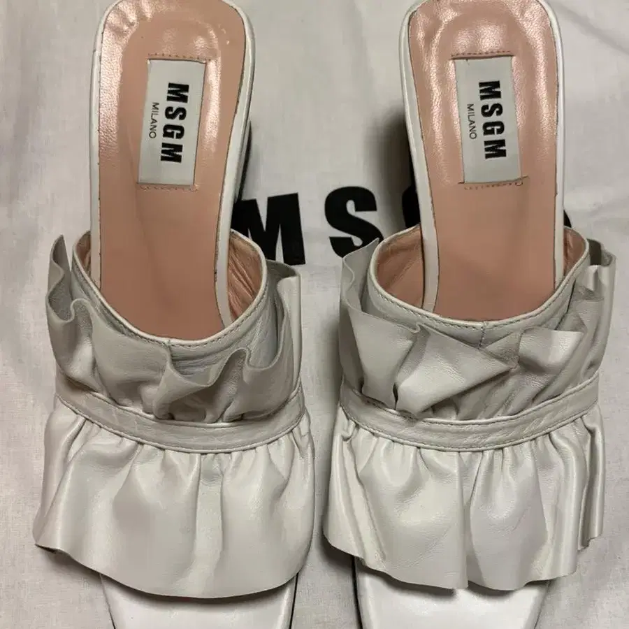 MSGM 프릴샌들 37 (7cm)