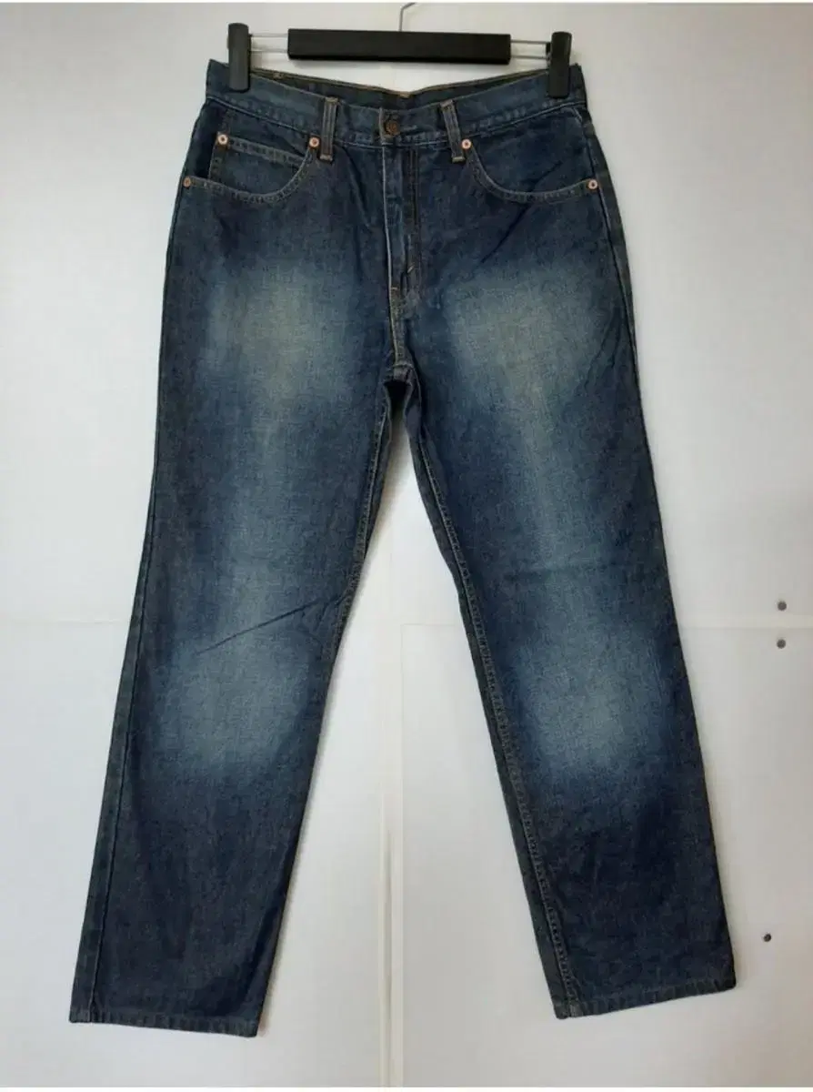 33) Levi's OT206 Denim Raw Edge Wash Straight Fit Jeans