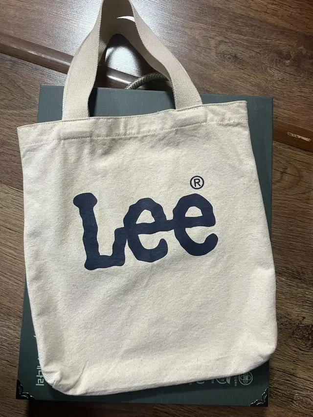 Lee 에코백