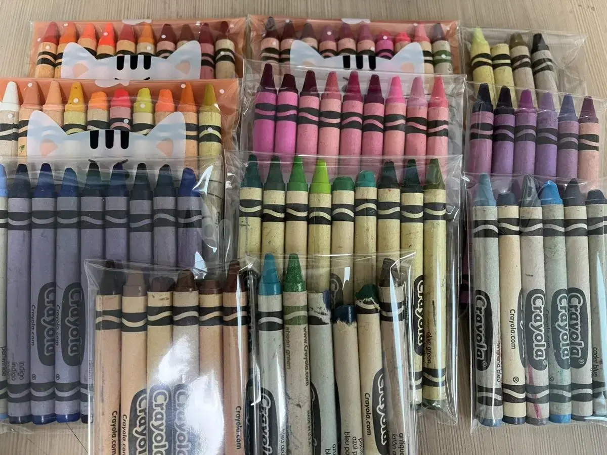 Crayola crayons 85 colors