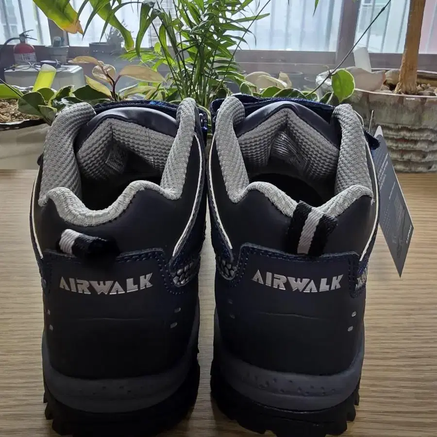 가죽제안전화 AIR WALK