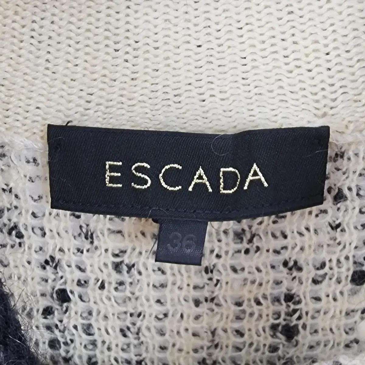 [36] ESCADA 에스까다 정품 터틀넥 니트