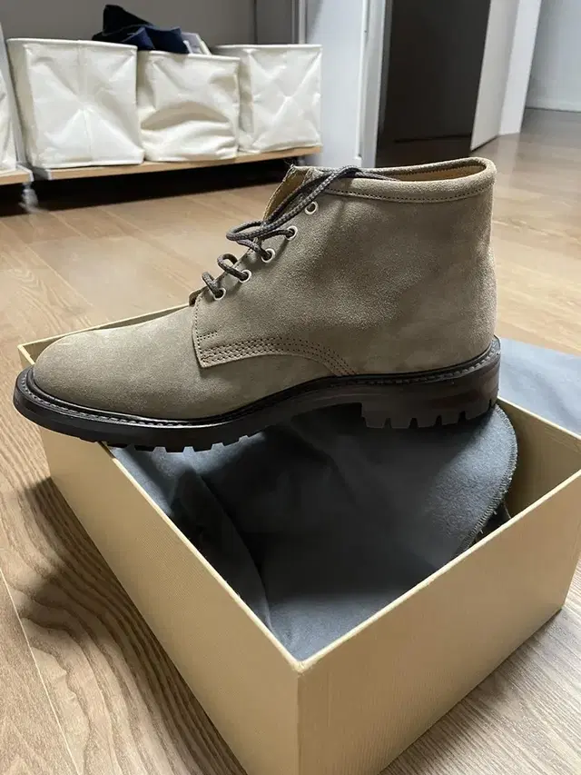 새제품)마가렛호웰 트리커즈 처커부츠 trickers uk8.5사이즈