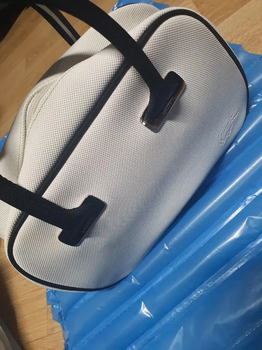Lacoste white leather tote bag L25W15D15