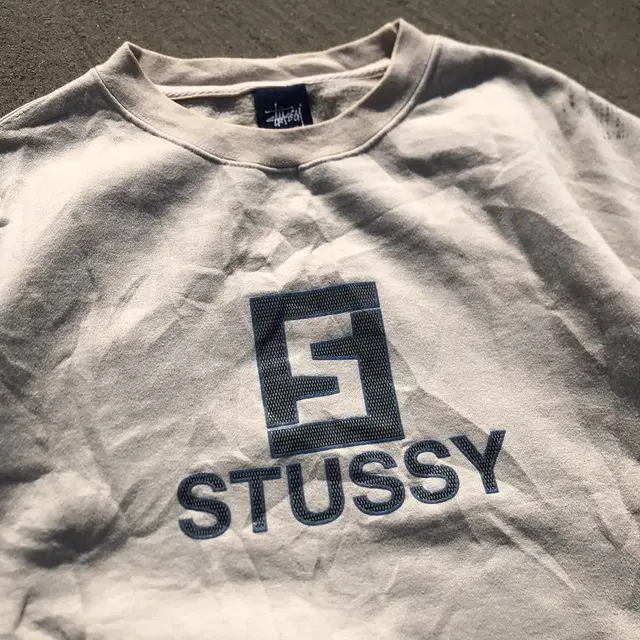 [L] Stussy Fendi Logo 스웻셔츠 맨투맨