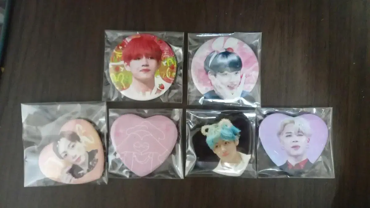 Bangtan unofficial goods Pinbutton Individual sell WTS