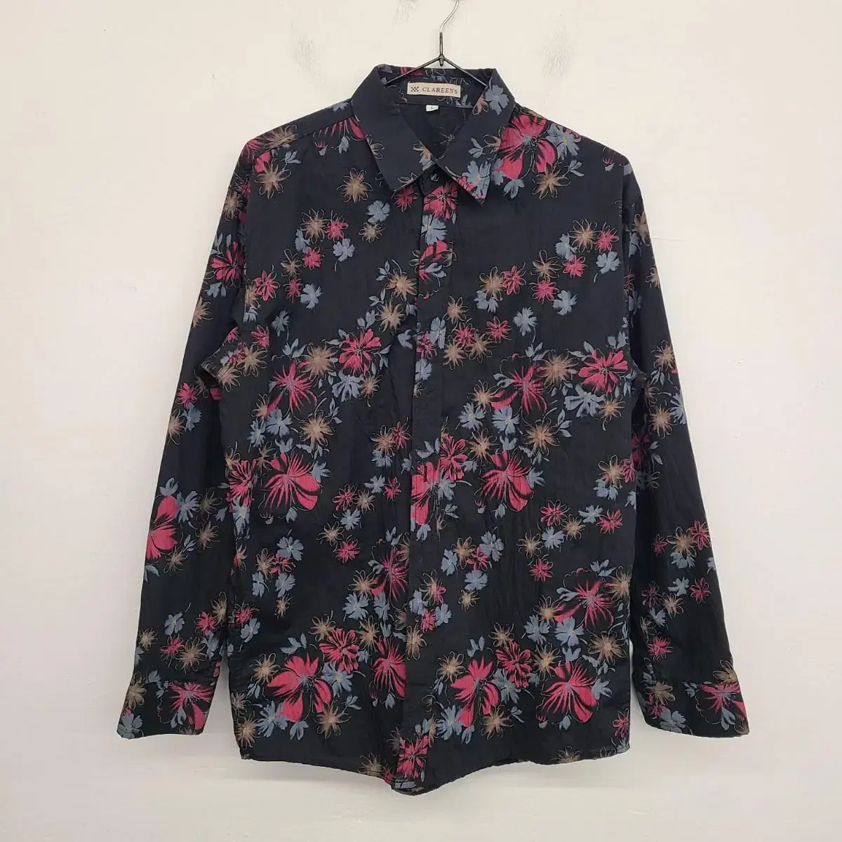 [100/L] Clarin's Flower Southern Shirt sells.