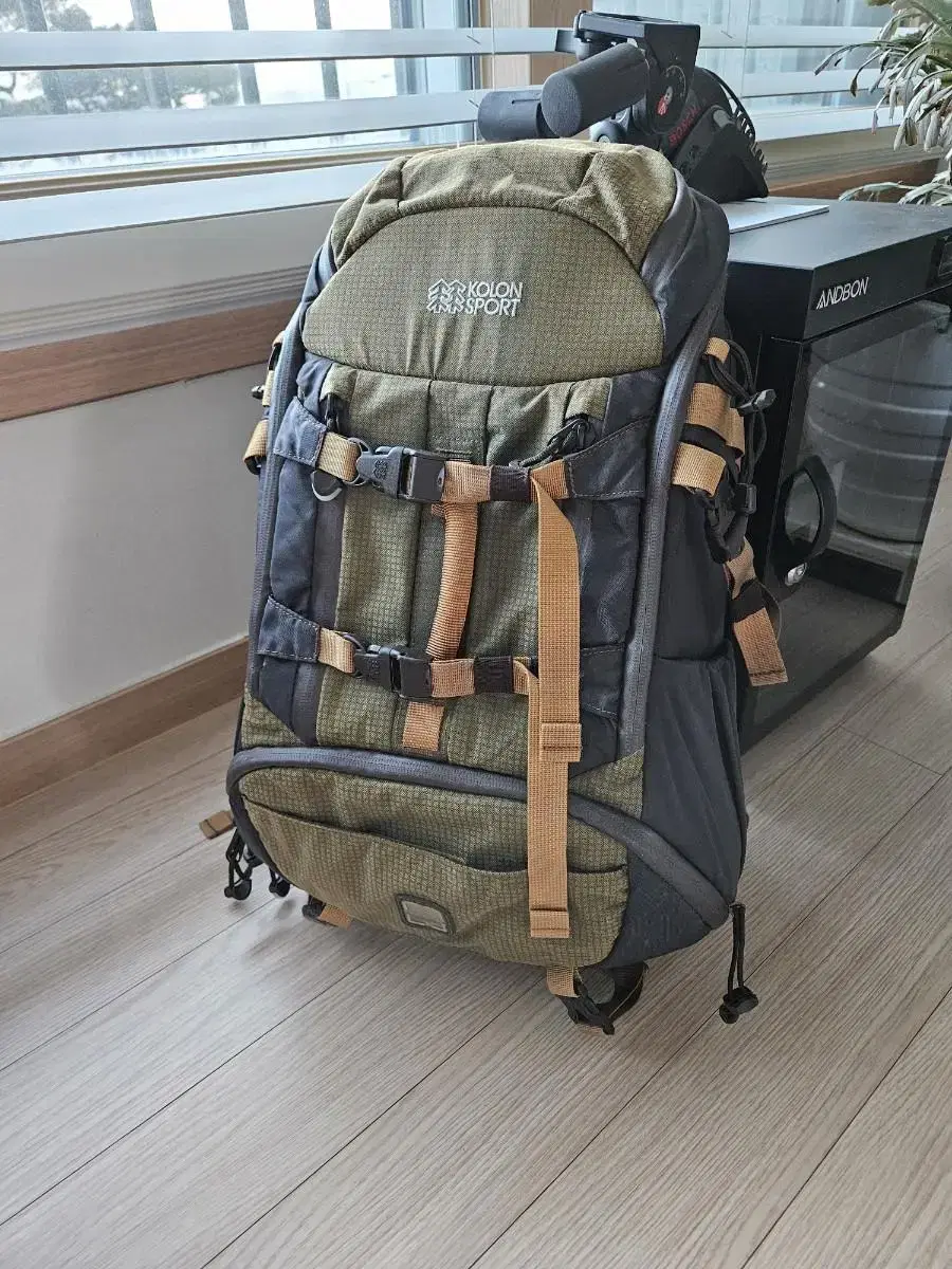 카메라 다용도 백팩 코오롱스포츠