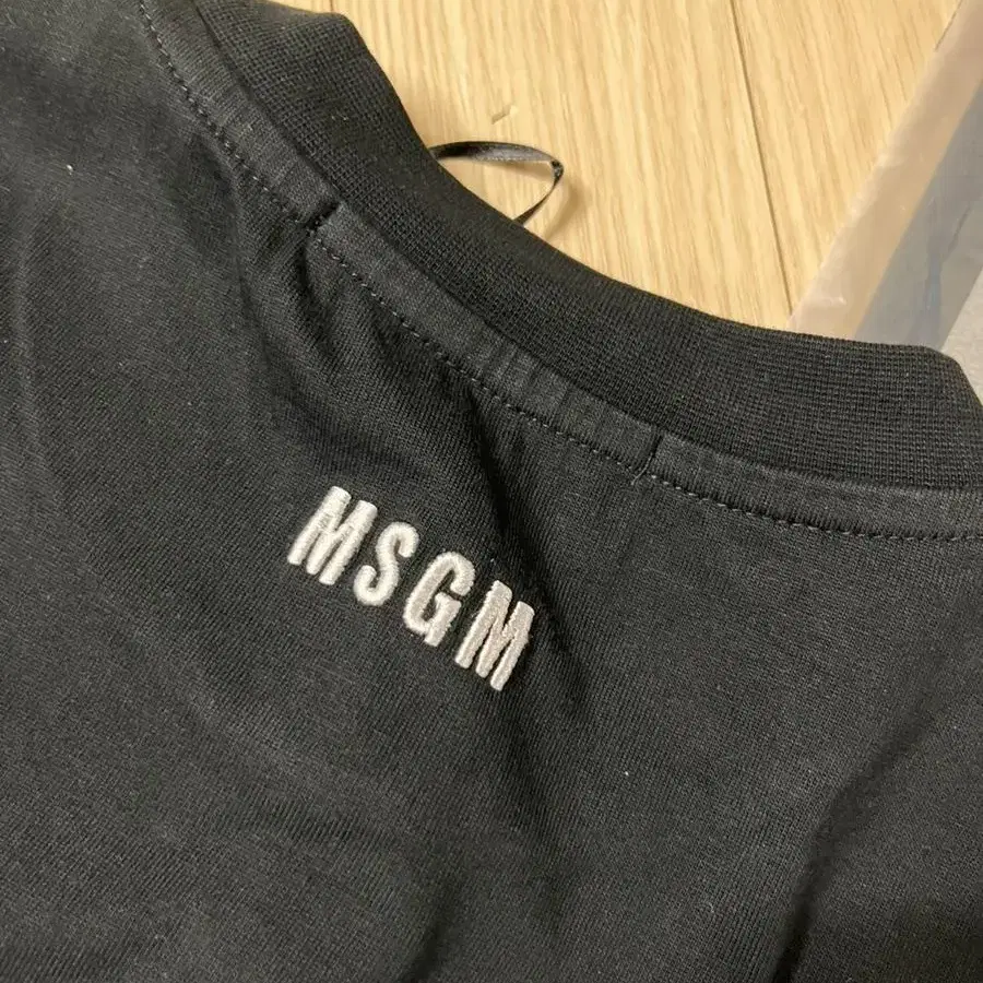 M 포장째 새상품 MSGM 정가35만 크롭티 반팔티 반팔 티셔츠