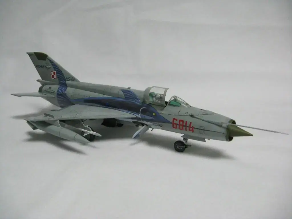 1/48 MIG-21 전투기 프라모델 모형 판매합니다.