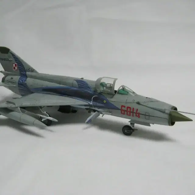 1/48 MIG-21 전투기 프라모델 모형 판매합니다.