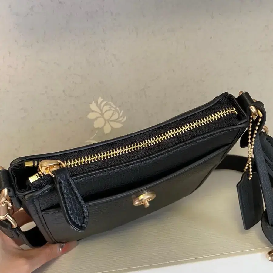 Coach 코치 숄더백 턴록 블랙 레이디스 CC390 B4BK 여성 데일