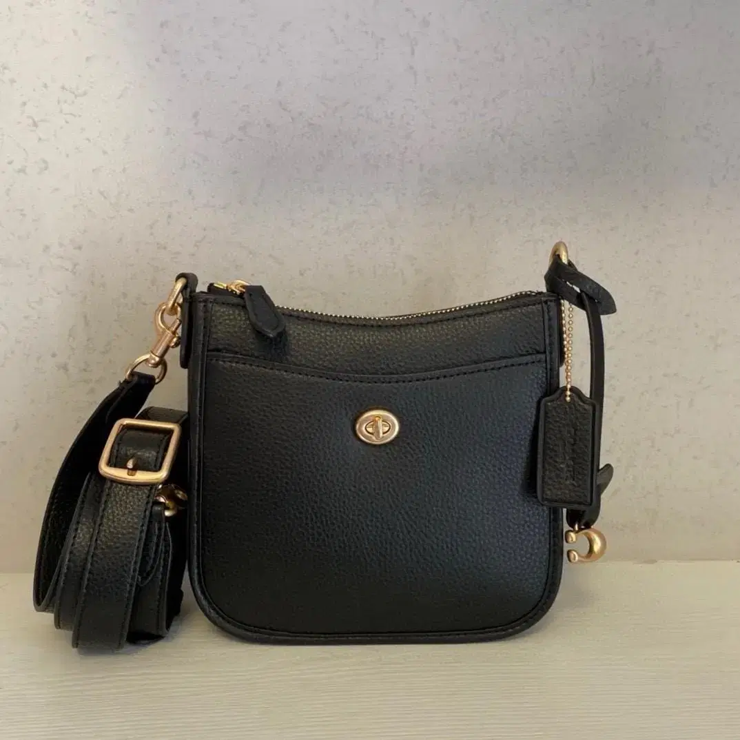 Coach 코치 숄더백 턴록 블랙 레이디스 CC390 B4BK 여성 데일