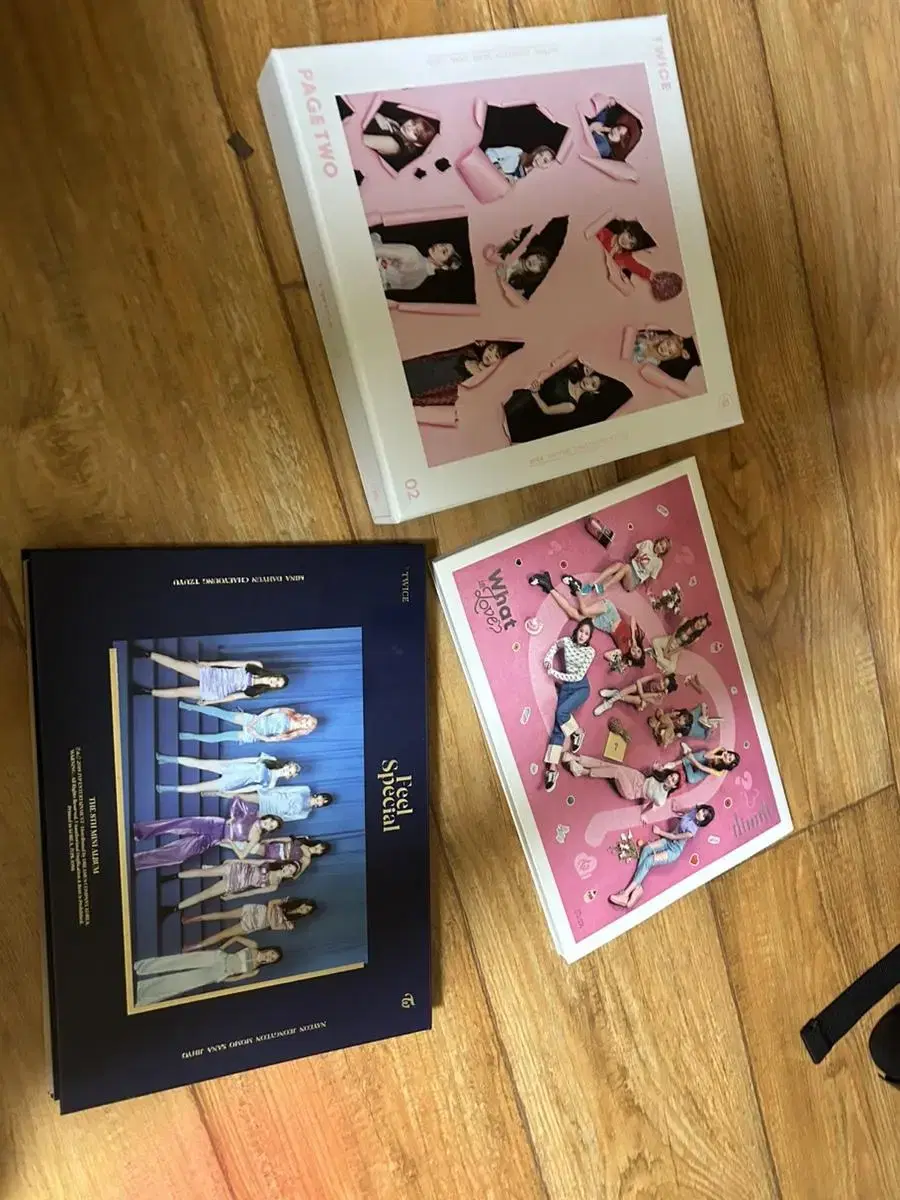 Twice's CHEER UP album