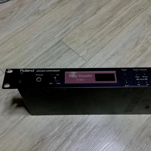 Roland M-SE1 롤랜드 스트링 앙상블 미디 사운드 모듈