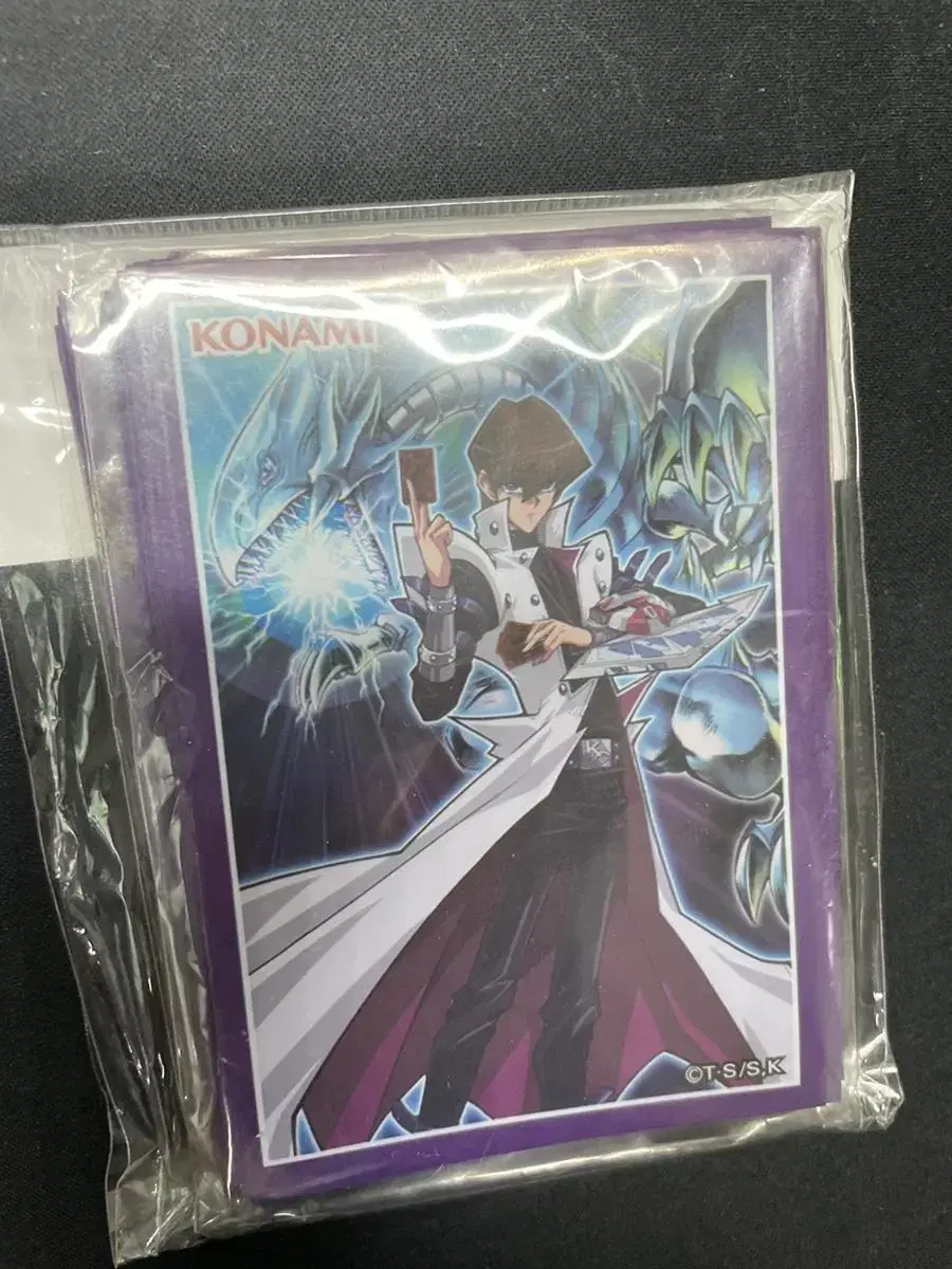 40 Limited Edition Yu-Gi-Oh Protectors