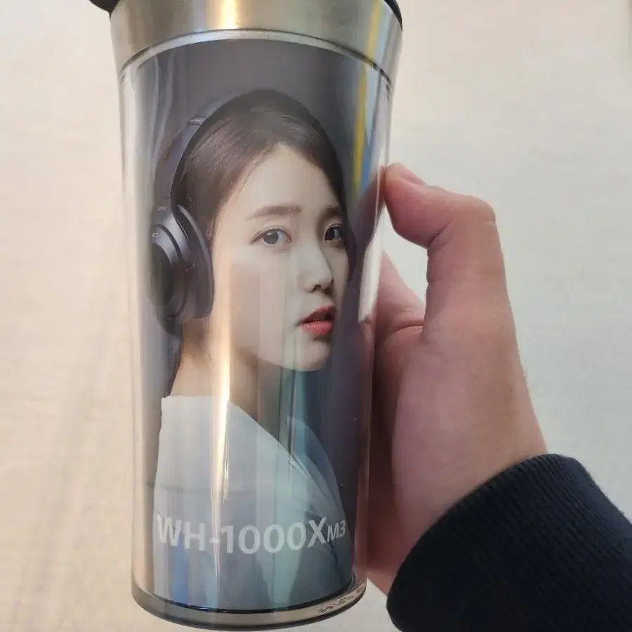 아이유 소니 1000xm3 텀블러