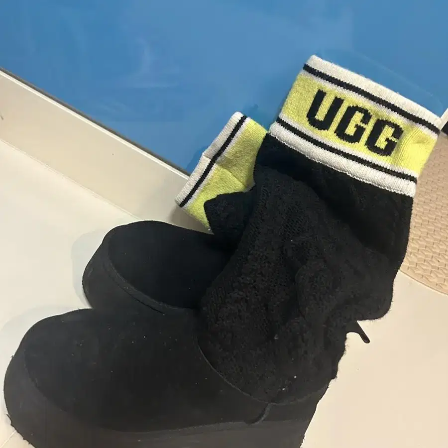 UGG 니트부츠