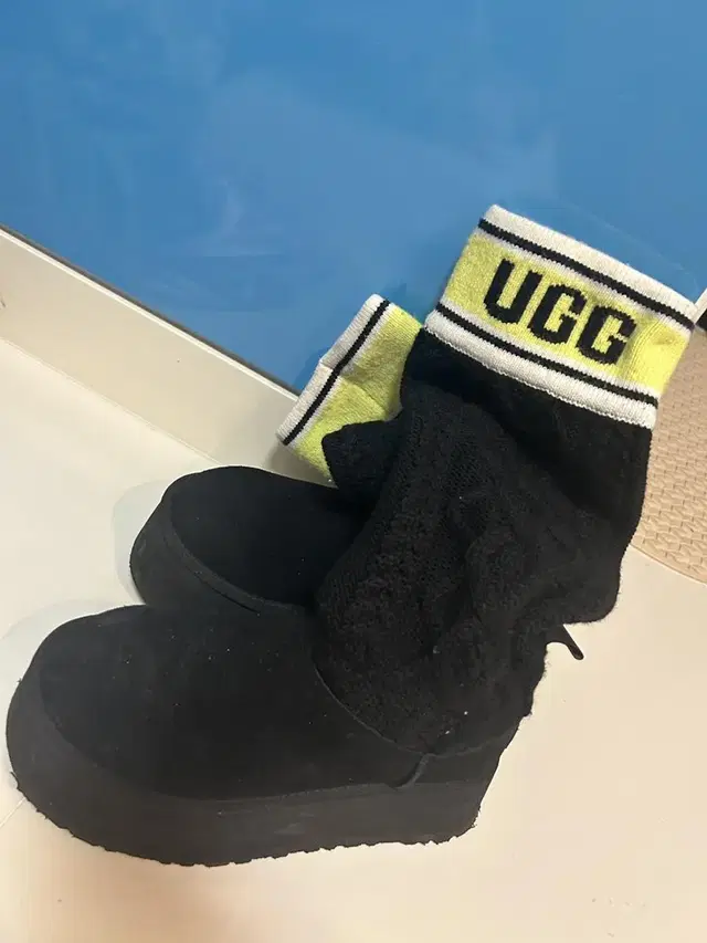 UGG 니트부츠