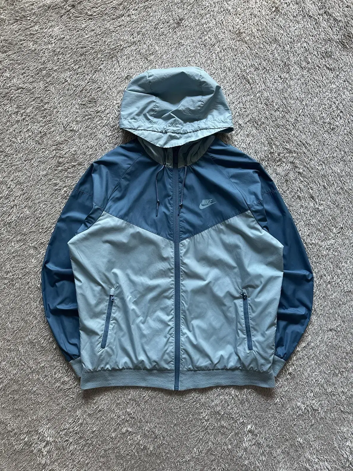 [XL] NIKE NIKE Swoosh Colorblocked Windrunner Windbreaker Jacket Sky Blue