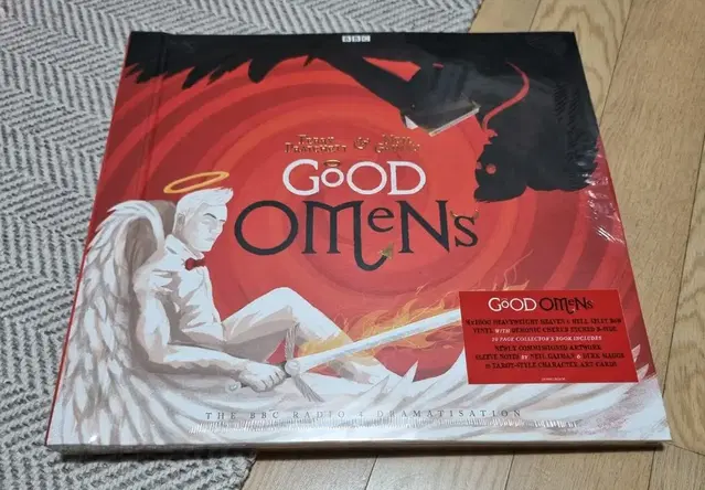 멋진 징조들(good omens) vinyl 박스 세트 미개봉.