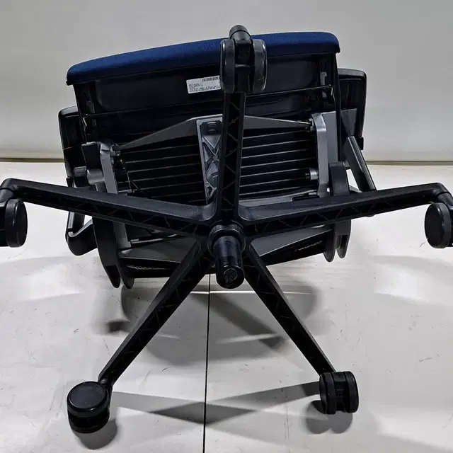 스틸케이스 씽크 의자 (Steelcase Think Chair)