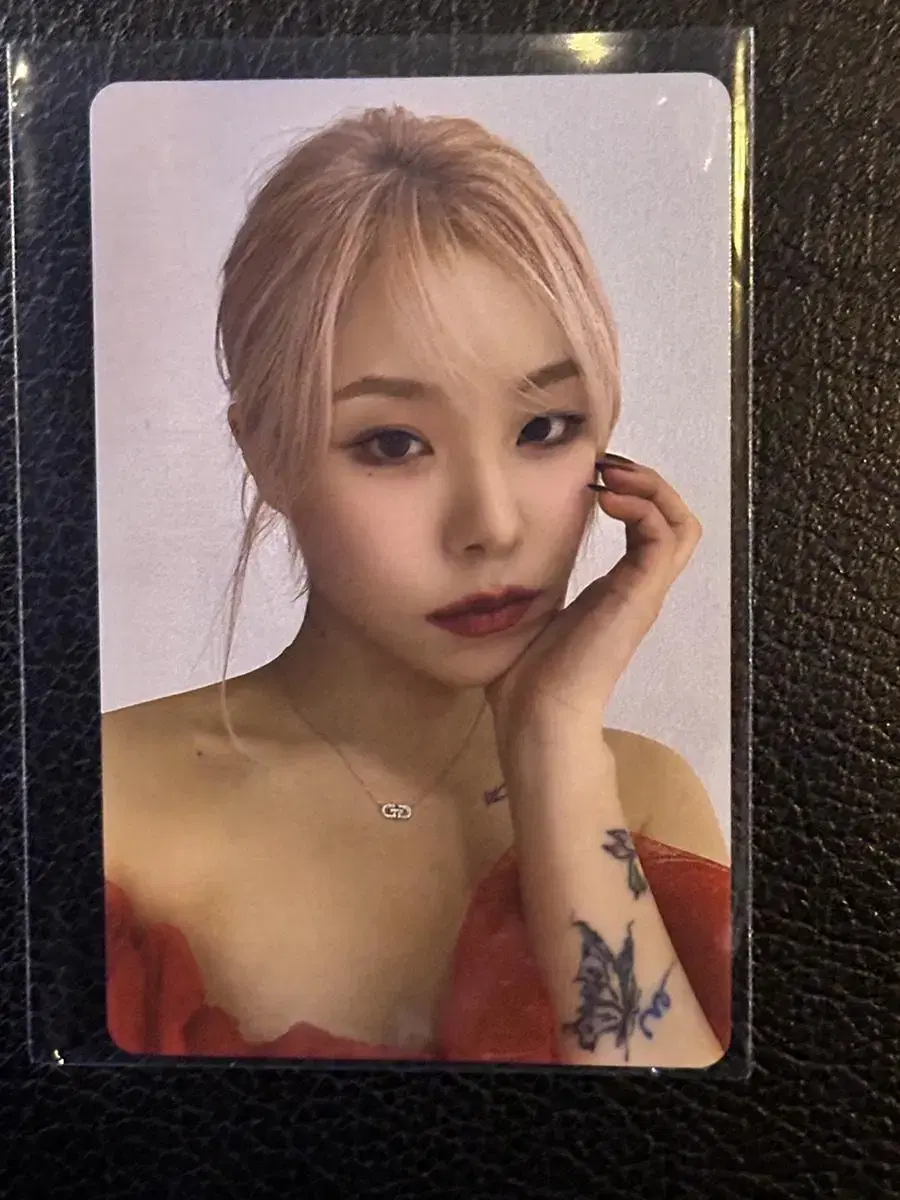 Wheein Concert pre-order benefit photocard