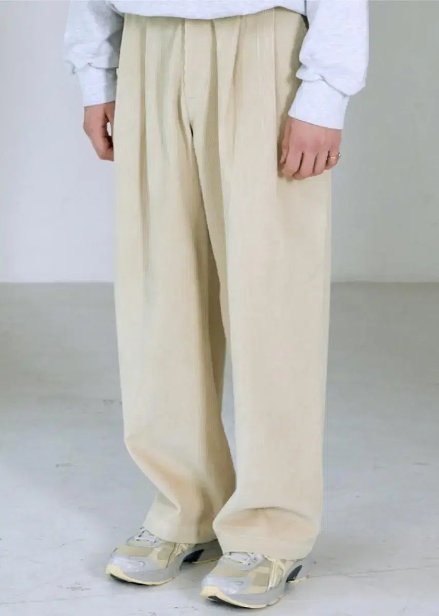 [1] Known Wide Corduroy Chino Denim Pants