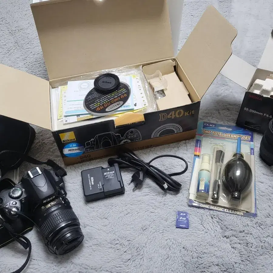 니콘 카메라  dslr d40 ( 시그마 렌즈 포함 ) 팝니다