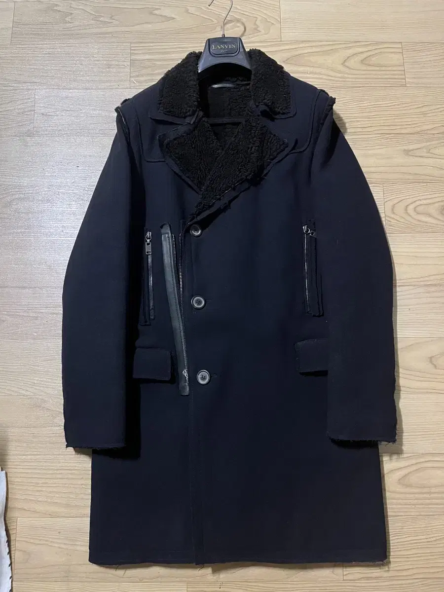 Lanvin PARIS Mustang (shearling) coat 46