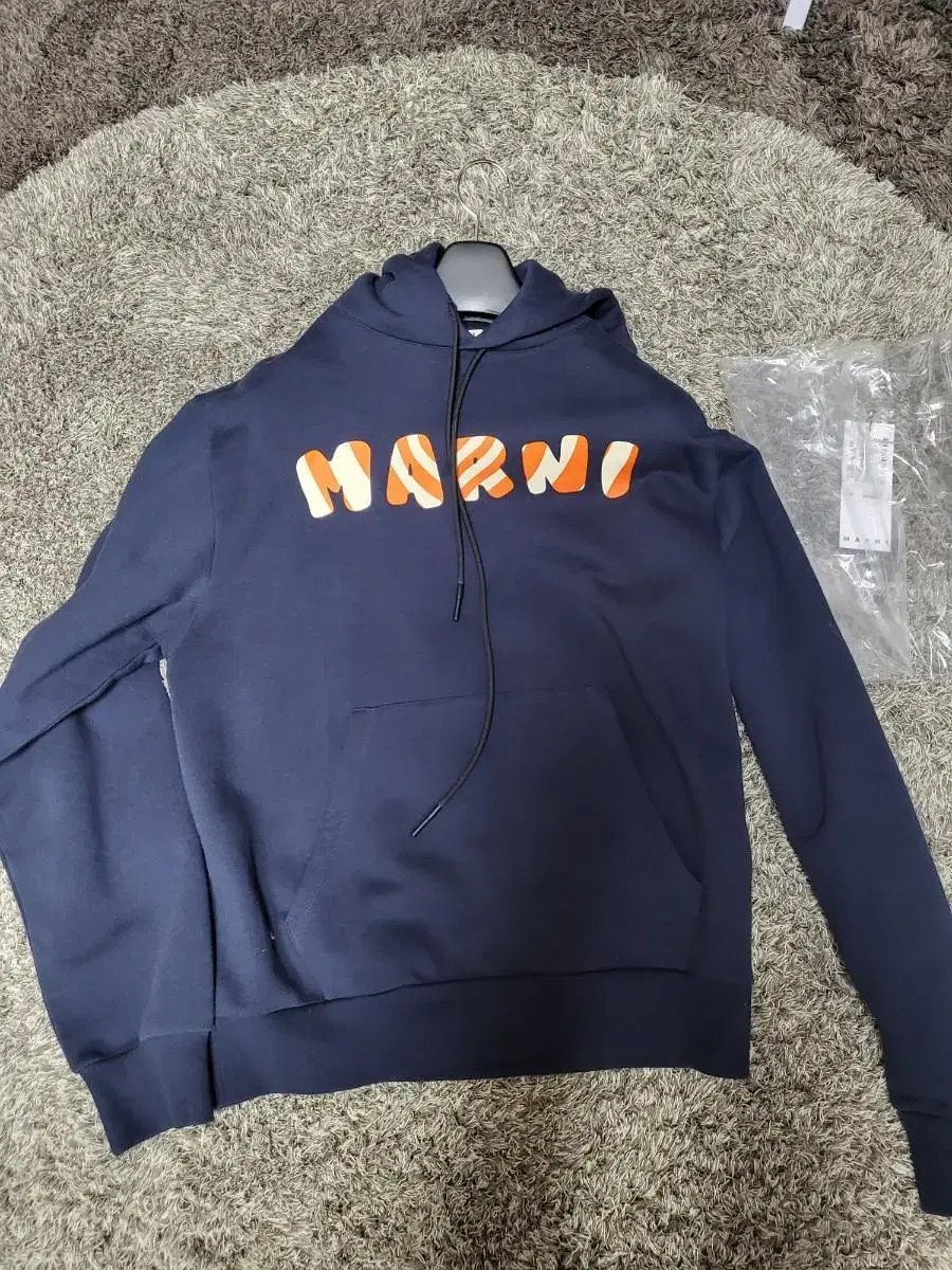 Marni Hood 46 (100)