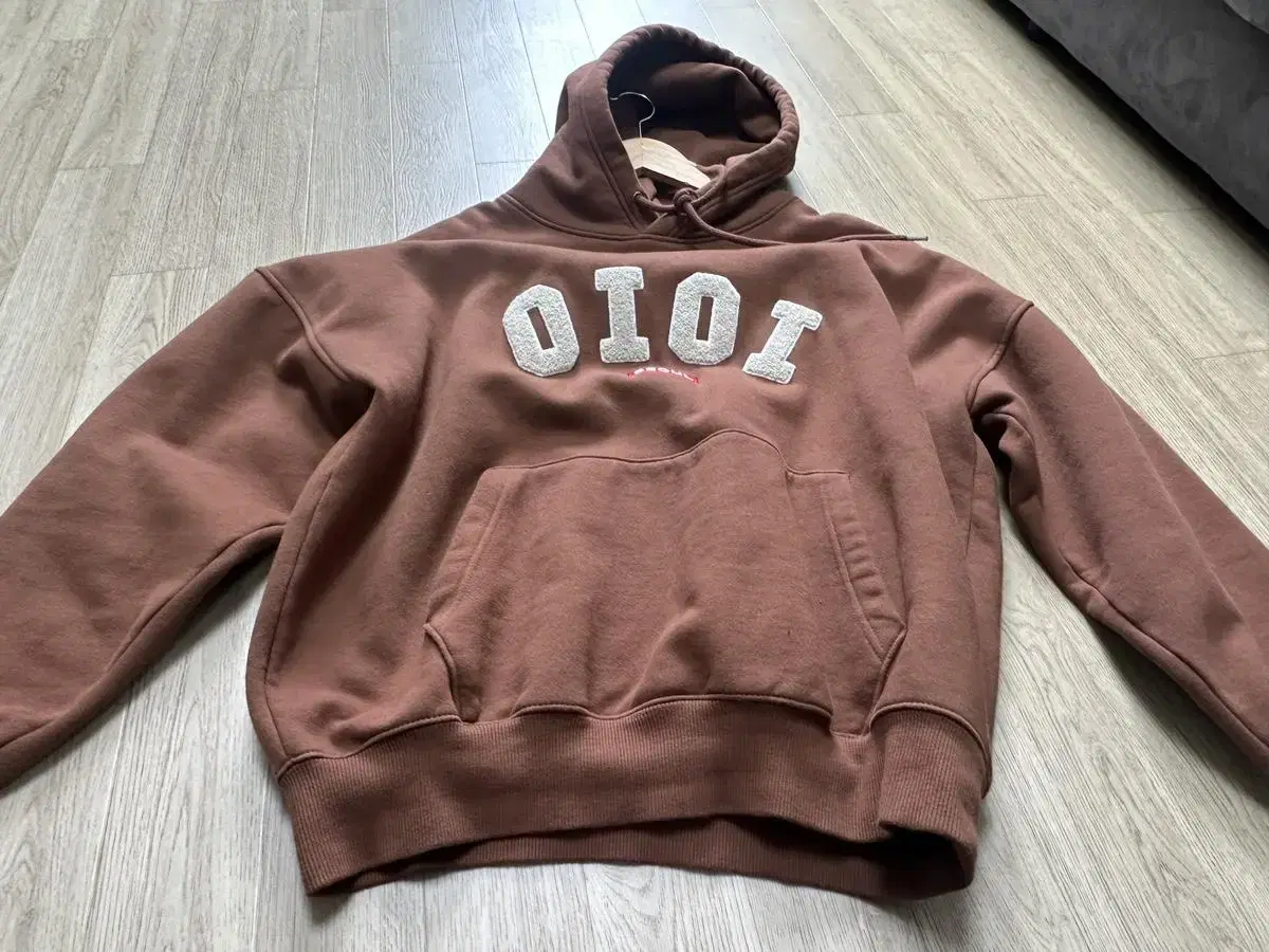 I.O.I. hoodie L size for sale