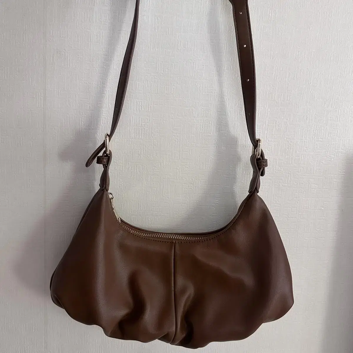 Brown shoulder bag