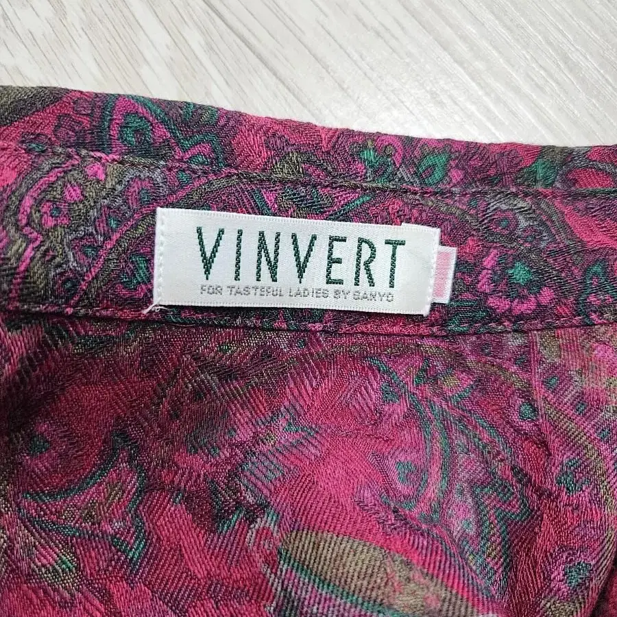 빈벌트 블라우스 VINVERT