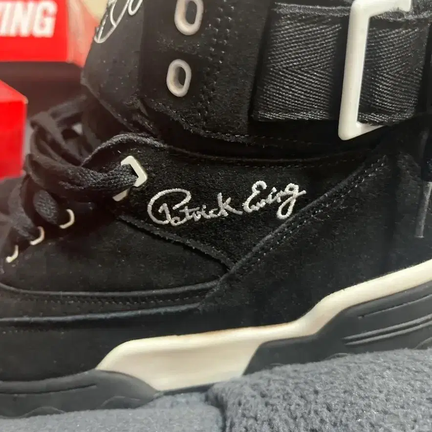 EWING 33 HI 신발 팝니다