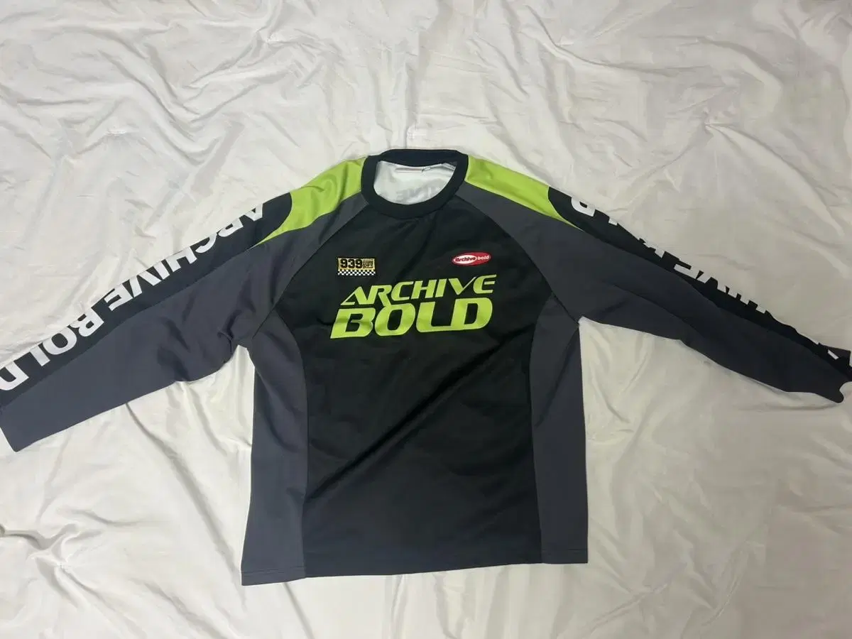 Archive Bold Racing T-Shirt L size