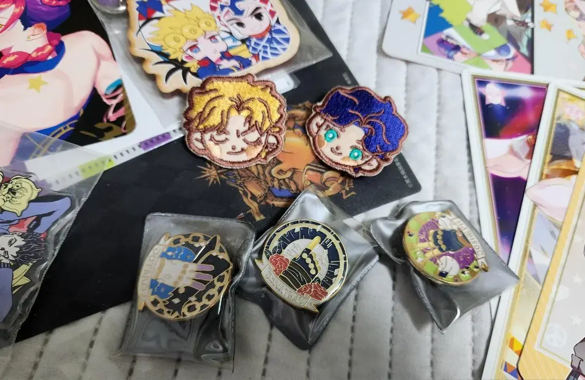 I sell JoJo unofficial/official goods bulk!!!