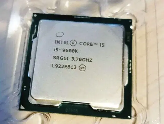 인텔 Core i5-9600K 커피레이크-R  뚜따 (1151v2소켓)