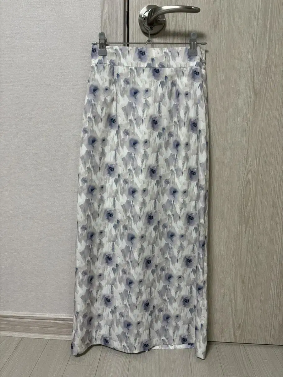 In-the-Mode Flower Long Skirt