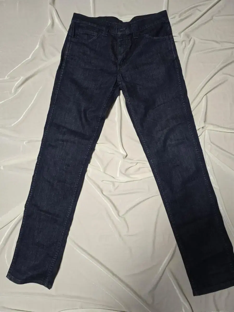 [New] Levi's Slim Fit Jeans 32