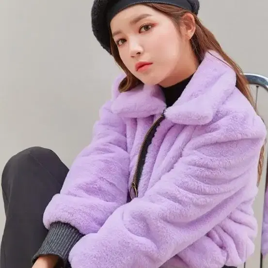 제로스트릿 Fur Zipper Point Jumper