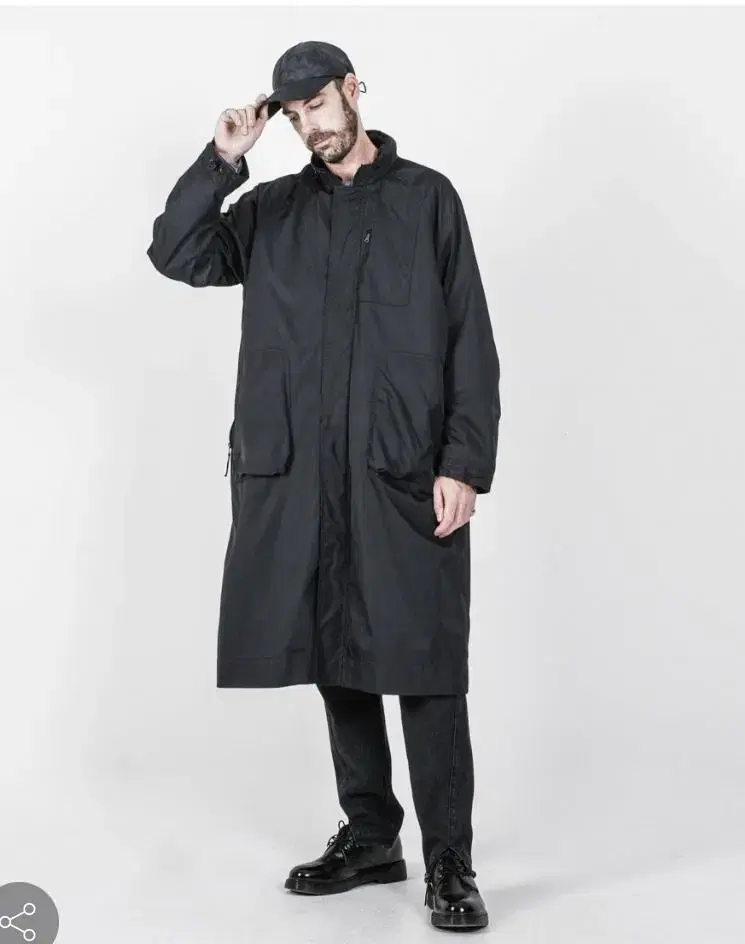 Bislow Ventilated Coat Black/Large Sells