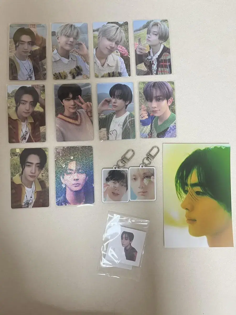 enhypen photocard keyring postcard bandbusil bulk sell