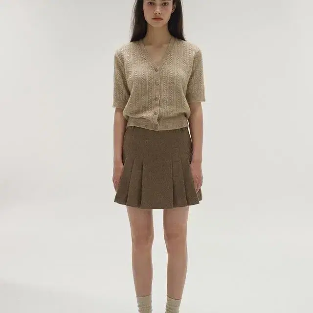 엘보른 Spencer Wool Mini Skirt 34사이즈 판매합니다!