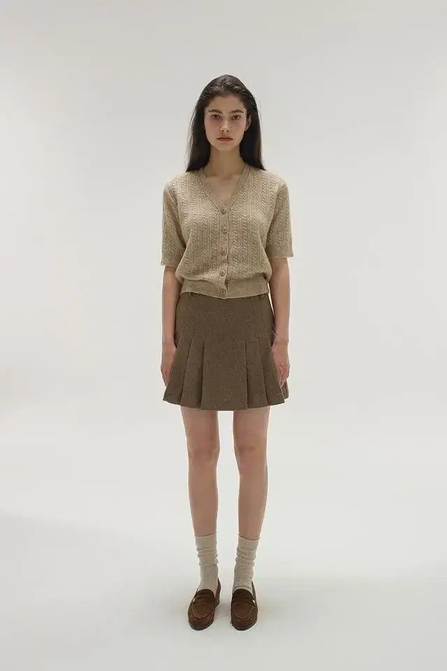 엘보른 Spencer Wool Mini Skirt 34사이즈 판매합니다!