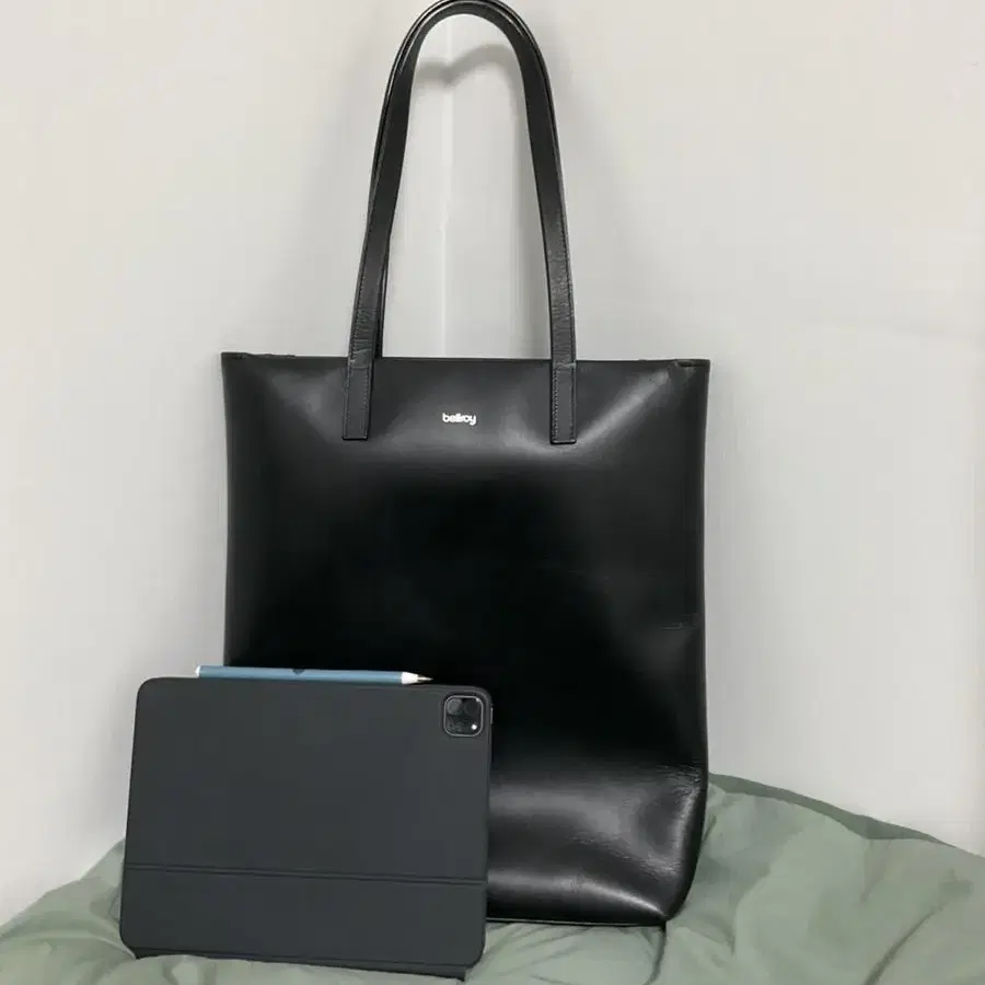 벨로이 가죽 토트백 Bellroy Melbourne Tote - Desi