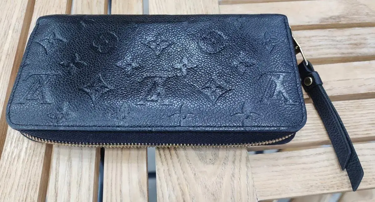 Leather long wallet