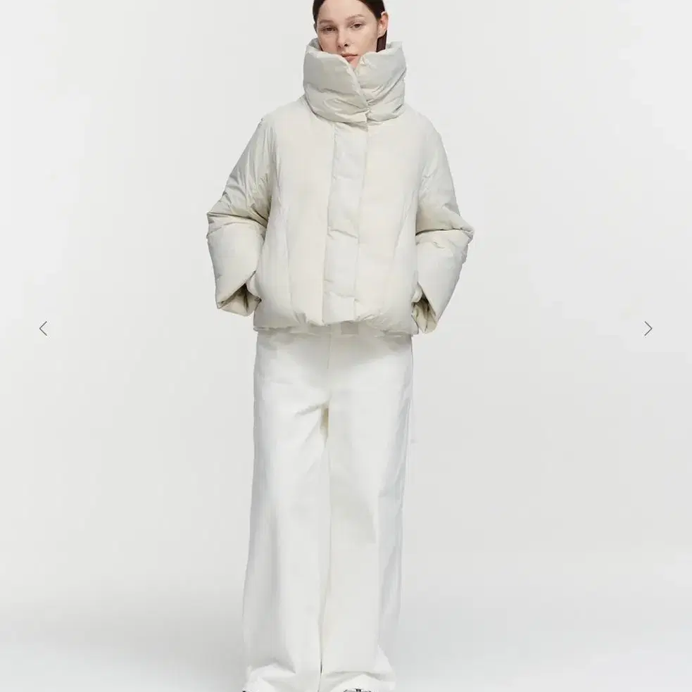 버뮬라 패딩 HIGH NECK PUFFER JACKET 아이보리